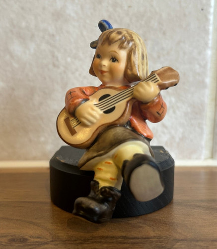Hummel goebel figurine - hummel,