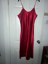 Gorgeous Satin Nightdress Red Size16  Great Value.fit well and comfortable 