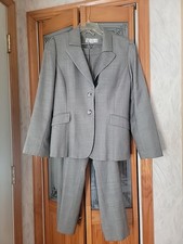 Tahari Arthur S Levine 2pc
