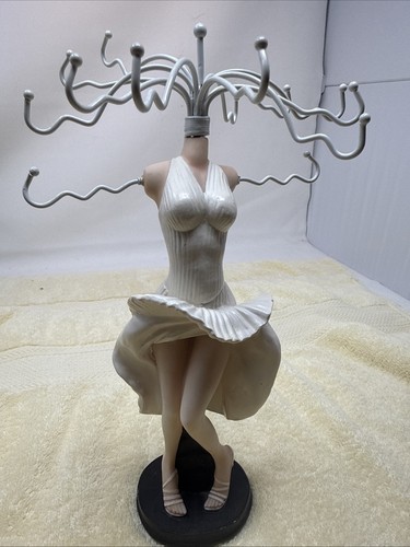 Marilyn monroe figurine - monroe,