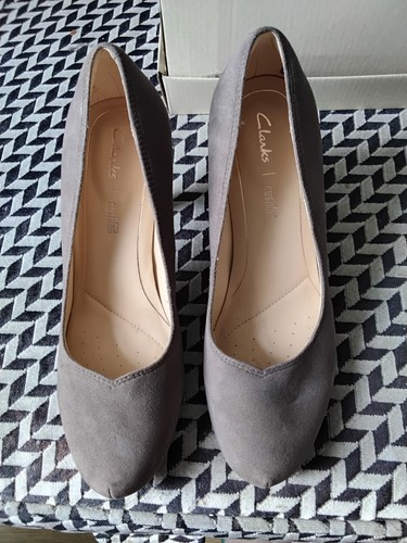 Clarks taupe dalla rose suede - clarks,