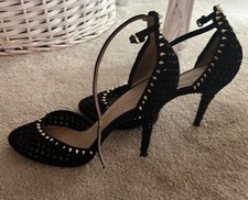 Beautiful Zara Black/gold stud shoes
