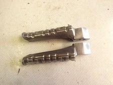 PAIR OF CLASSIC 1970's ? 1980's ? YAMAHA REAR FOOTRESTS FOOT PEGS - RD FZ FZR ??