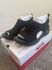 Women’s Skechers Black