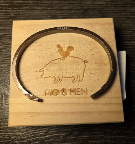Pig and hen bracelet navarch - hen,