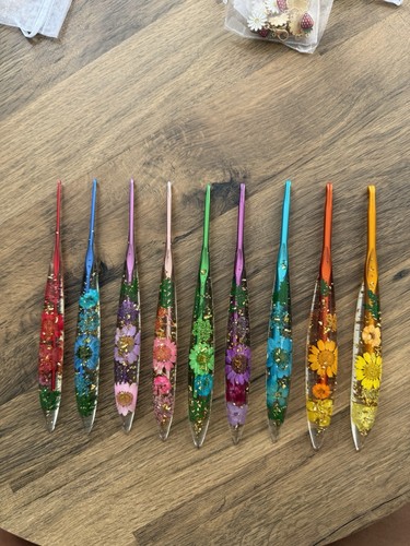 Set floral resin crochet - of,