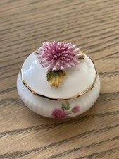 ROYAL ALBERT FLOWERS OF THE MONTH NOVEMBER "CHRYSANTHEMUM" TRINKET BOX