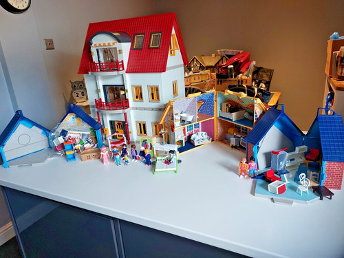 Play mobil dolls house - dolls,