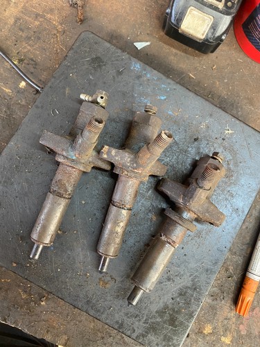 Ford 3000 diesel injectors - ford,