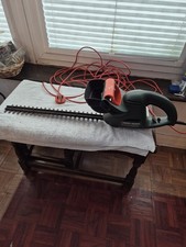 Black & DECKER ELECTRIC HEDGE TRIMMER 41cmGT251