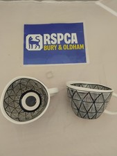 Stoneware Mugs Microwave & Dishwasher Safe Black White X2 