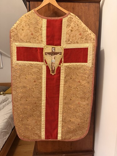 Gold roman fiddleback vestment - gold,