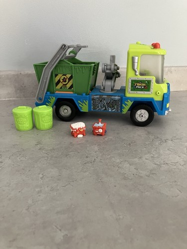 The trash pack junk truck - trash,