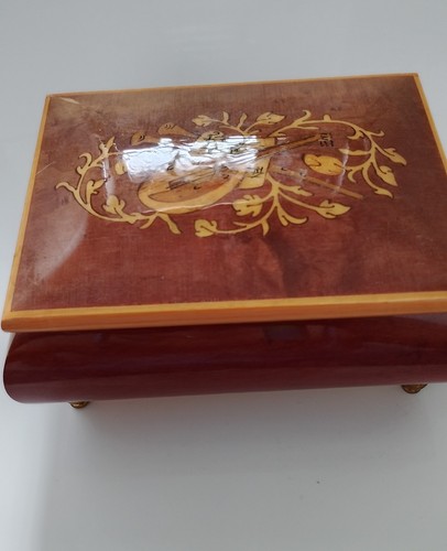 Vintage working musical - vintage,