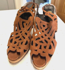 Biba Tan Vintage 90s Laser Cut