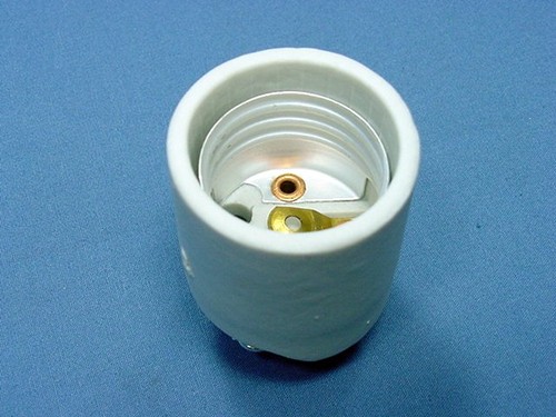 Leviton 3152 medium base - 3152-8,