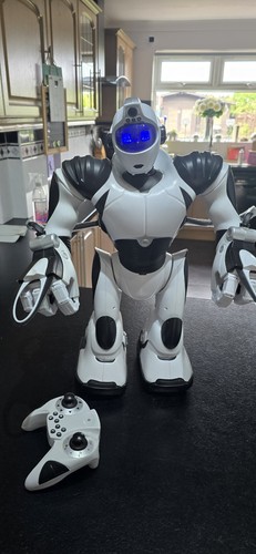Collectable robosapien v2 - collectable,