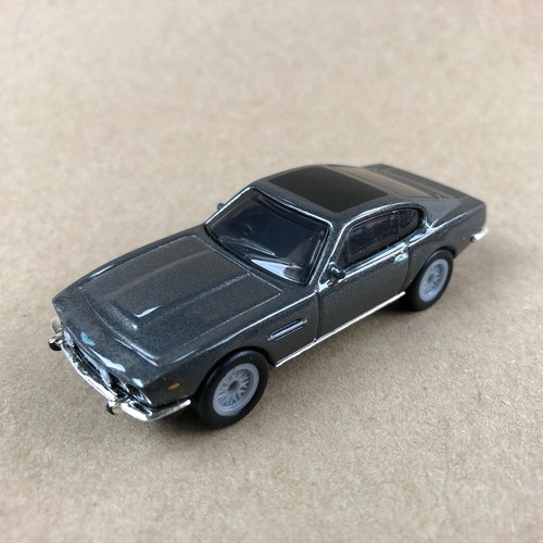 Hot wheels premium aston - hot,