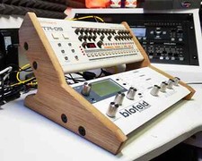 Waldorf Blofeld/Pulse 2 & Roland Boutique Dual Oak Veneered Precision Recessed S