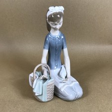 Lladro Girl with Dove Figurine 4909 Girl with Basket and Dove on her Lap