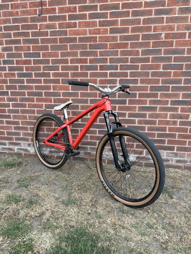 Polygon trid dirt jump bike - jump,