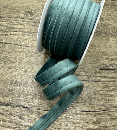 Flanged velvet piping - piping, cord