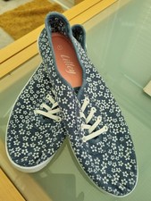 Flat lace up Shoes Size 7