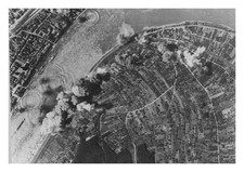 Consolidated B24s bombing