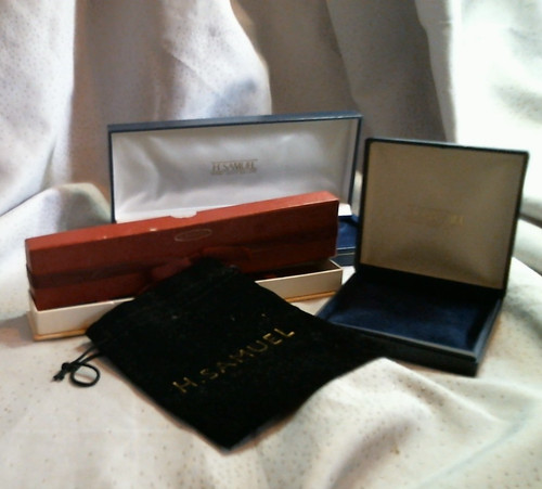 Job lot jewellers - of, display