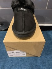 Women’s Ugg Slippers Size 6