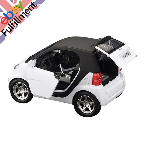 White pull back - white, 1:32