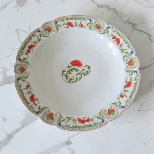 Round porcelain hollow - round, dish