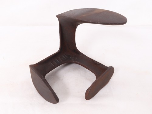 Vintage titan cast - vintage,