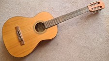 FENDER ESC80 3/4 SIZE CLASSICAL GUITAR.