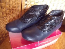 PAVERS  NAVY BLUE MOCK CROC &