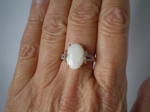 Coober pedy opal - coober, oval