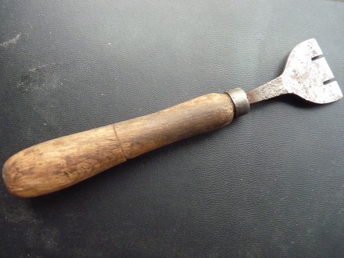 Francis woods chain - francis, saw