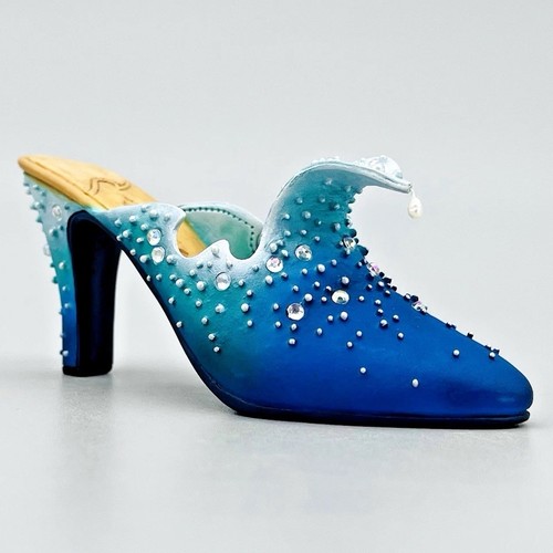Just the right shoe raine - right, by