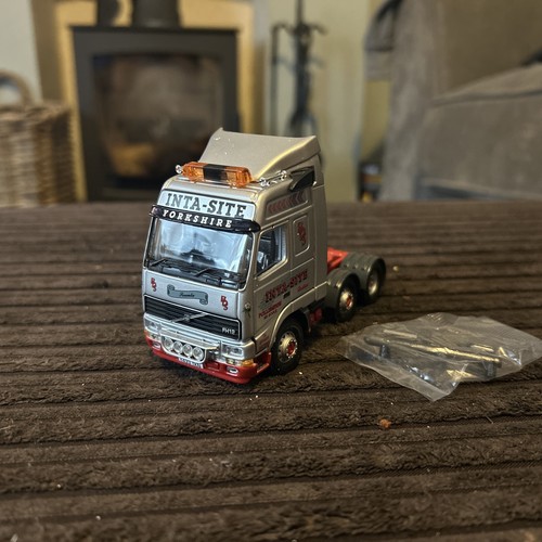 Corgi modern truck - truck, volvo