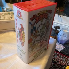 Looney Tunes Mil-Looney-Um VHS