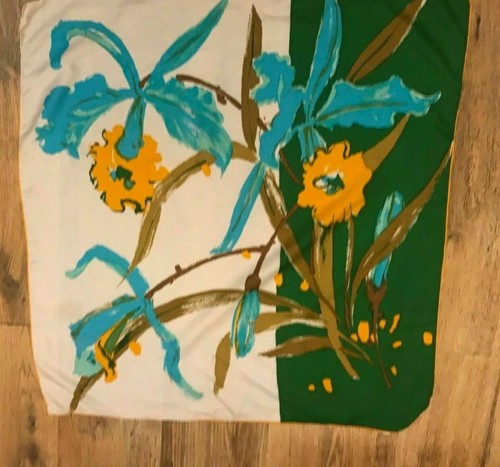 Beautiful vintage silk scarf - beautiful,