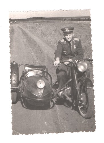2121 pilot a motorcycle - 2121,