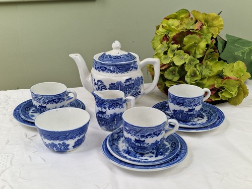 Antique child willow pattern - antique,