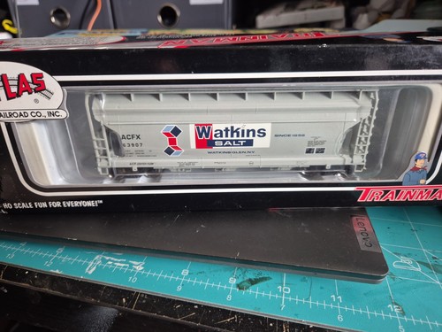 Walthers covered hopper - covered,