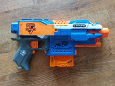 Nerf Stryfe with x6 magazine and darts