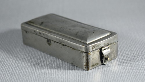 Antique chrome white - chrome,