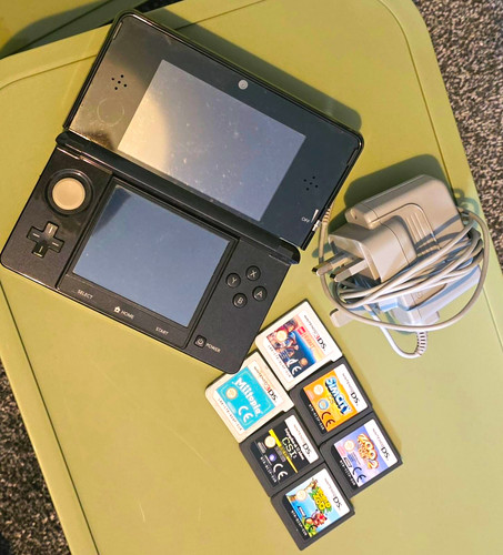 Nintendo 3ds black - nintendo,
