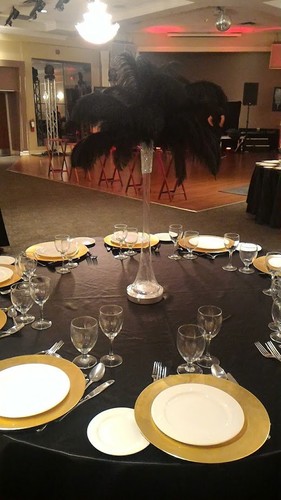Black ostrich feather - black,