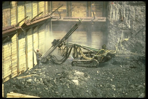 237000 rock drilling rig - drilling, with