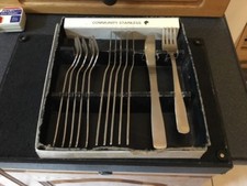 ONEIDA COMMUNITY PLATE SET